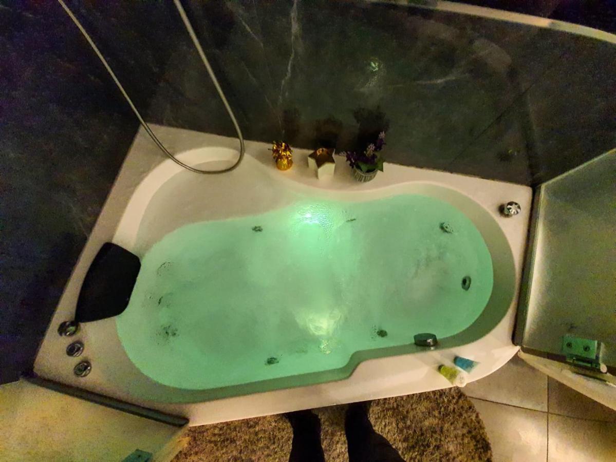 אילבן Eleven Spa Suites エルサレム エクステリア 写真